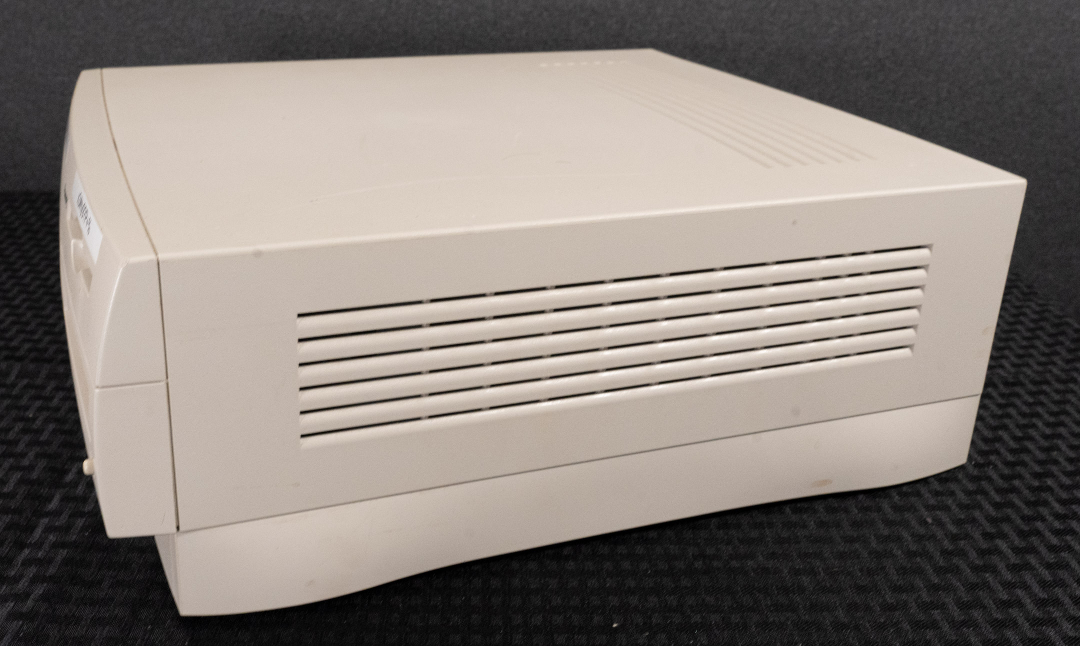 Beige-G3_1945.jpg