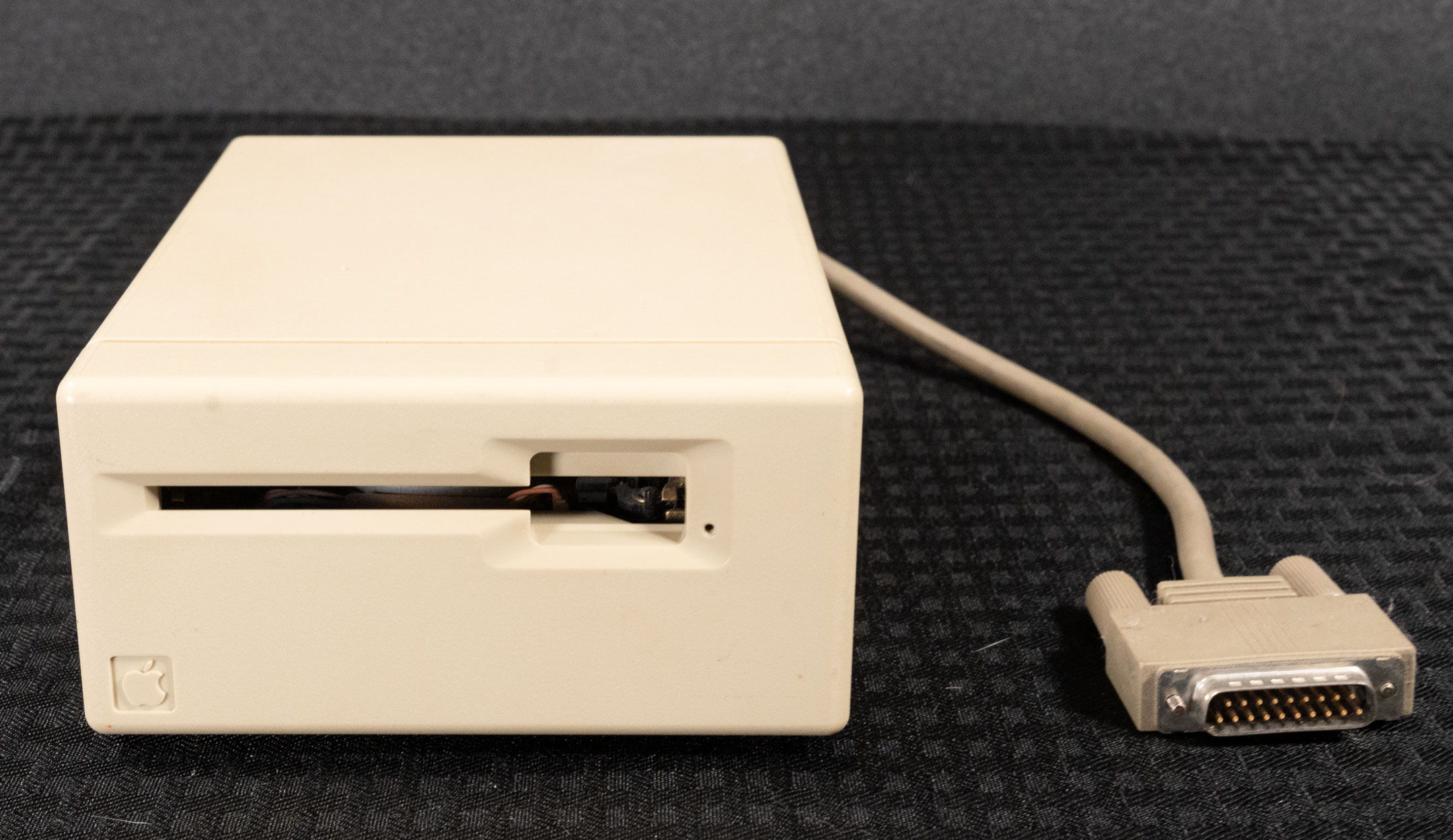 Mac_Floppy_Drive_1963.jpg